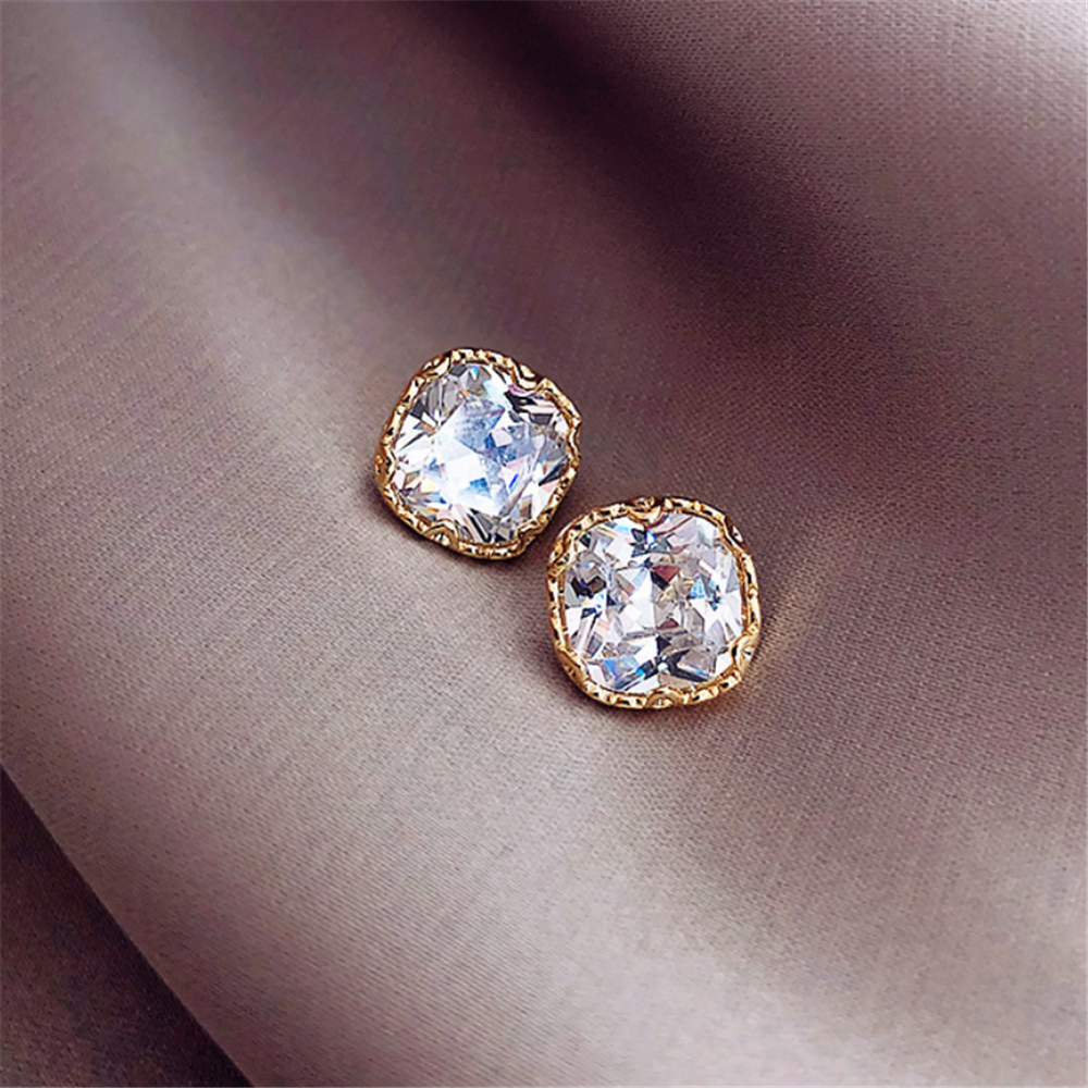 Classic Cubic Zirconia Studs Earrings