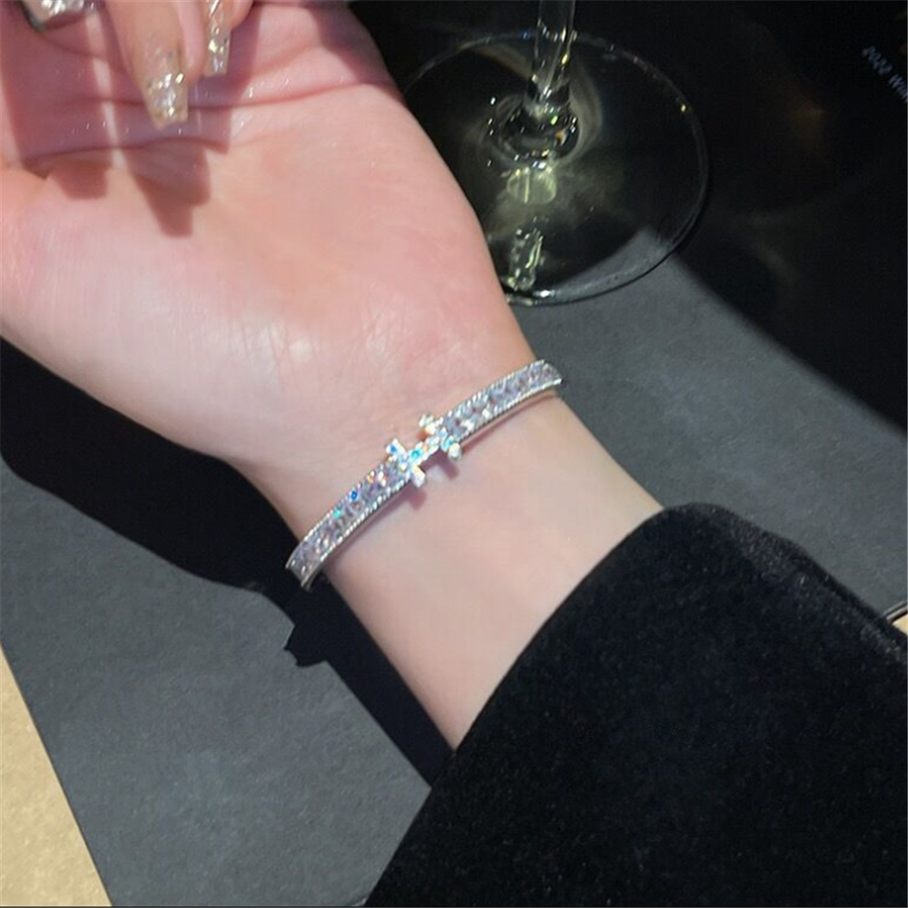 Minimalist Cubic Zirconia H Statement Bracelets