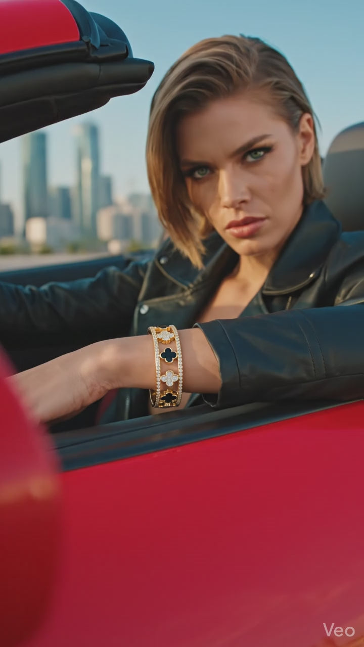 blackbird Chain Bangle チェーンブレス　柿乃葉 CZ Black Floral Bangle Bracelet Adjustable Gold | P.phoebus – P