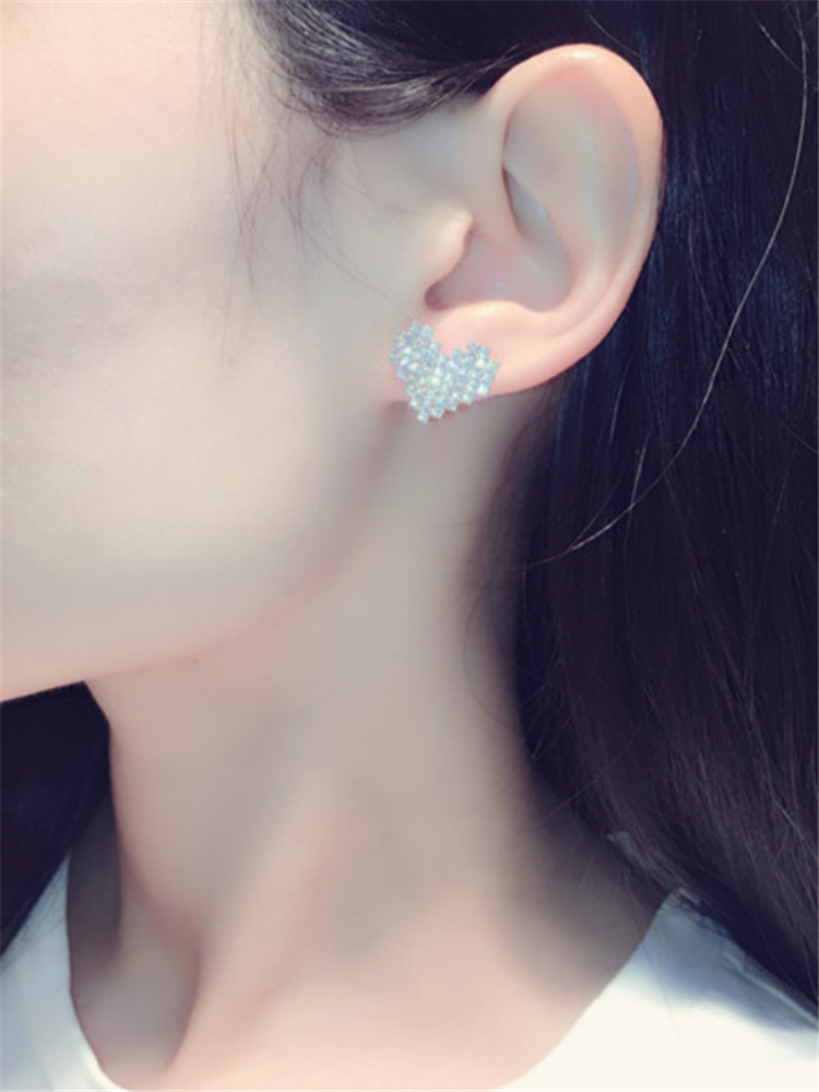 White Gold Rhinestones Crystal Heart Studs Earrings