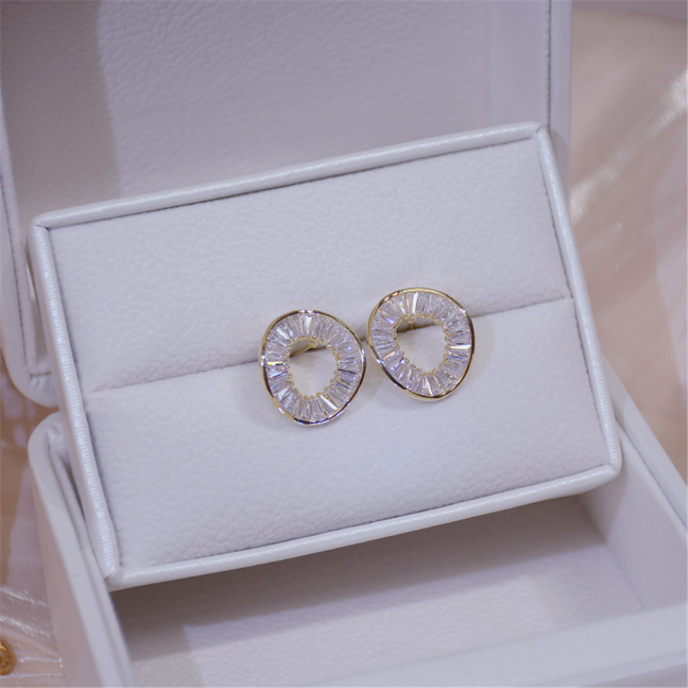 Minimalist Cubic Zirconia Studs Earrings