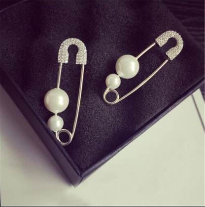 Single Pearl Pin in Silver Earring